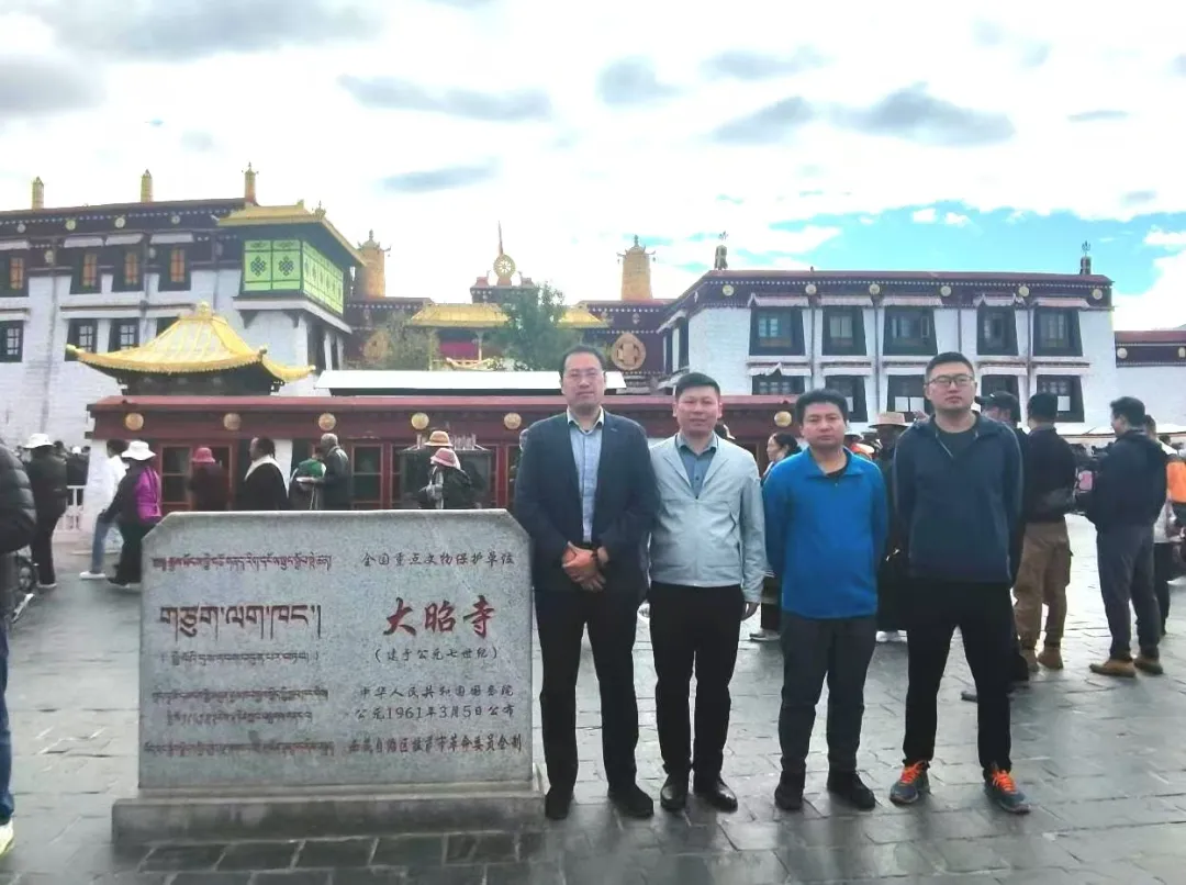 百靈科技參觀大昭寺：汲千年建寺智慧，促企業(yè)轉(zhuǎn)型發(fā)展